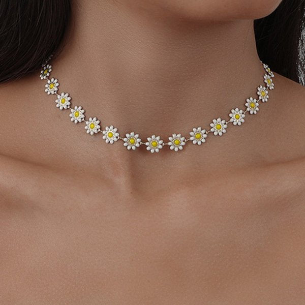 Sweet Daisy Necklace For Women